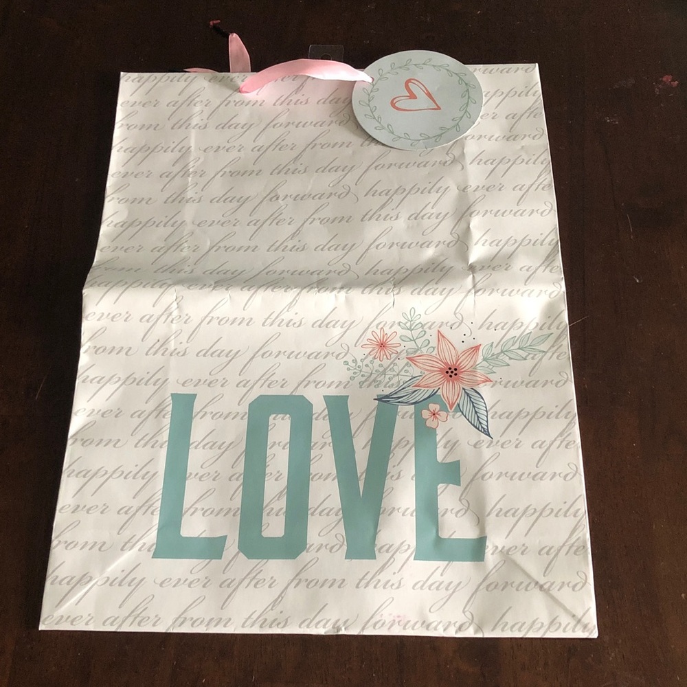 🛍️ LOVE Bridal Shower Gift Bag